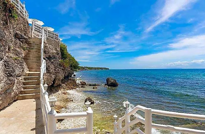 Hotel Serene Oasis Resort- Oslob Philippines Cebu